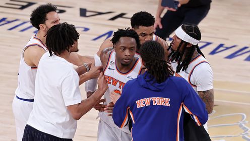 [腾讯原声集锦]🏀尼克斯29分逆转3-1马刺 OG补篮绝杀砍33分 福克斯连续犯错